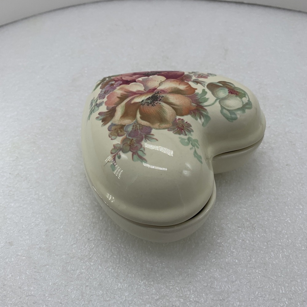 Vintage Athena California Pottery Heart Shape Flowers Lidded Trinket Jewelry Box - Picture 2 of 7